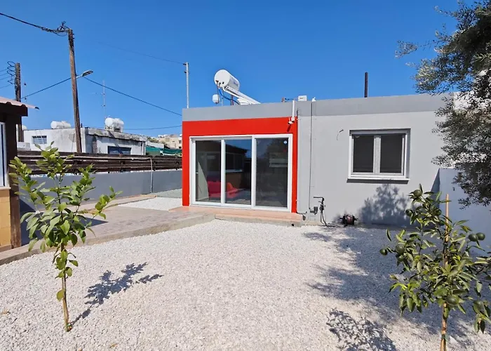 Modern 1-bedroom In With A Private Garden Ideal For Long And Remote Work アパート *