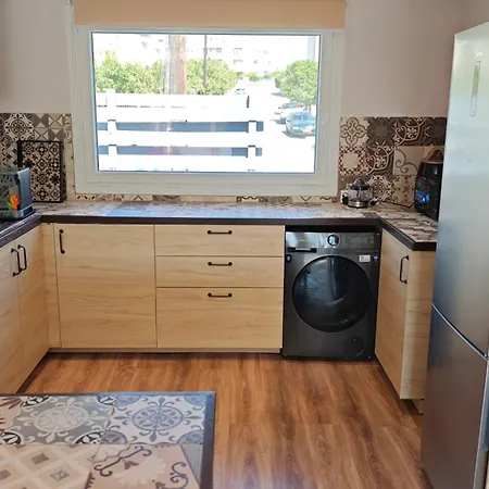 דירה Modern 1br House With Garden Near & Airport