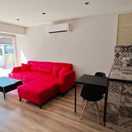 Modern 1-Bedroom Home In Larnaca With A Private Garden Ideal For Long Stays And Remote Work Apartment