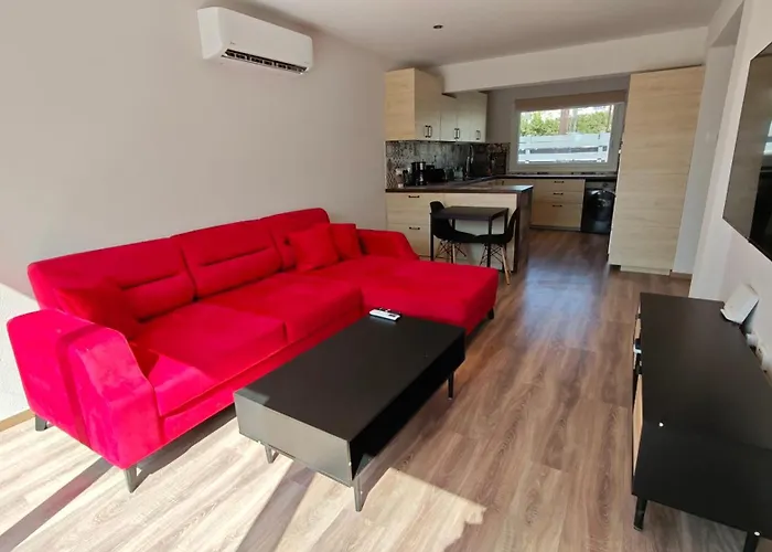 Modern 1-bedroom In With A Private Garden Ideal For Long And Remote Work *