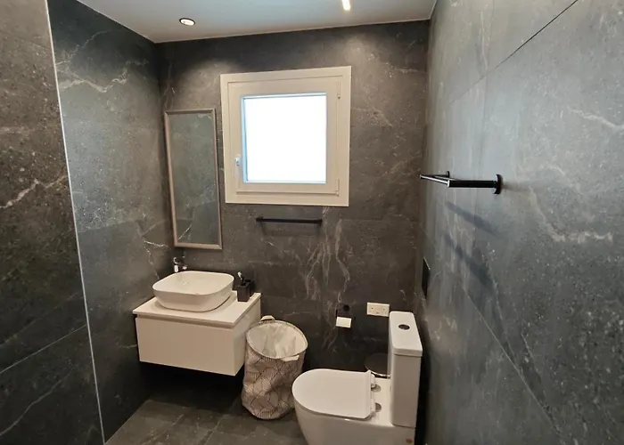 Modern 1-bedroom In With A Private Garden Ideal For Long And Remote Work * Larnaka