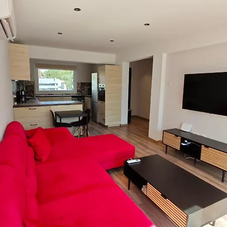 Modern 1-bedroom In With A Private Garden Ideal For Long And Remote Work